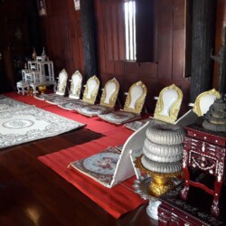 อาสนะสงฆ์ให้เช่า